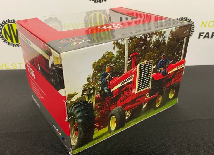 BRITAINS 43412 1:32 SCALE CASE INTERNATIONAL 1206 FARMALL