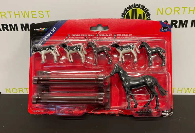 BRITAINS 1:32 SCALE 43267 BABY ANIMALS FOALS, CALVES, FENCE, HORSE