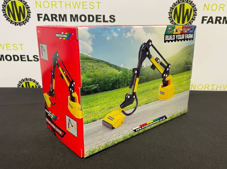 BRITAINS 43384 1:32 SCALE HEDGE CUTTER