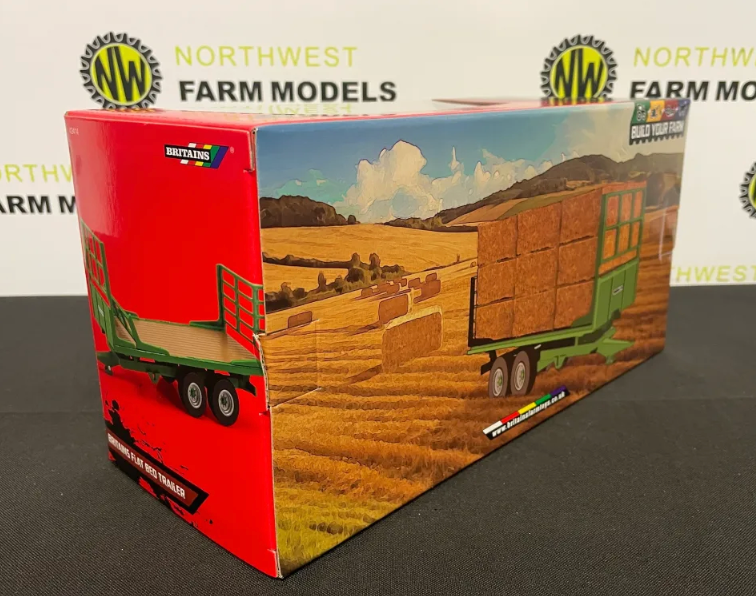 BRITAINS 43414 1:32 SCALE FLAT BED TRAILER (GREEN)