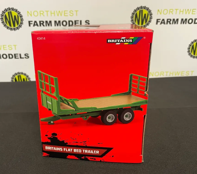 BRITAINS 43414 1:32 SCALE FLAT BED TRAILER (GREEN)