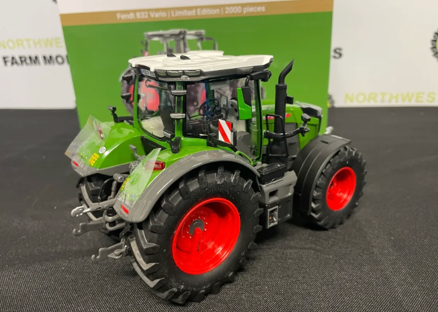 WIKING X991025002000 1:32 SCALE FENDT 832 VARIO 1ST EDITION LIMITED EDITION