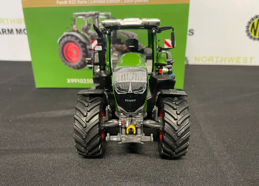 WIKING X991025002000 1:32 SCALE FENDT 832 VARIO 1ST EDITION LIMITED EDITION