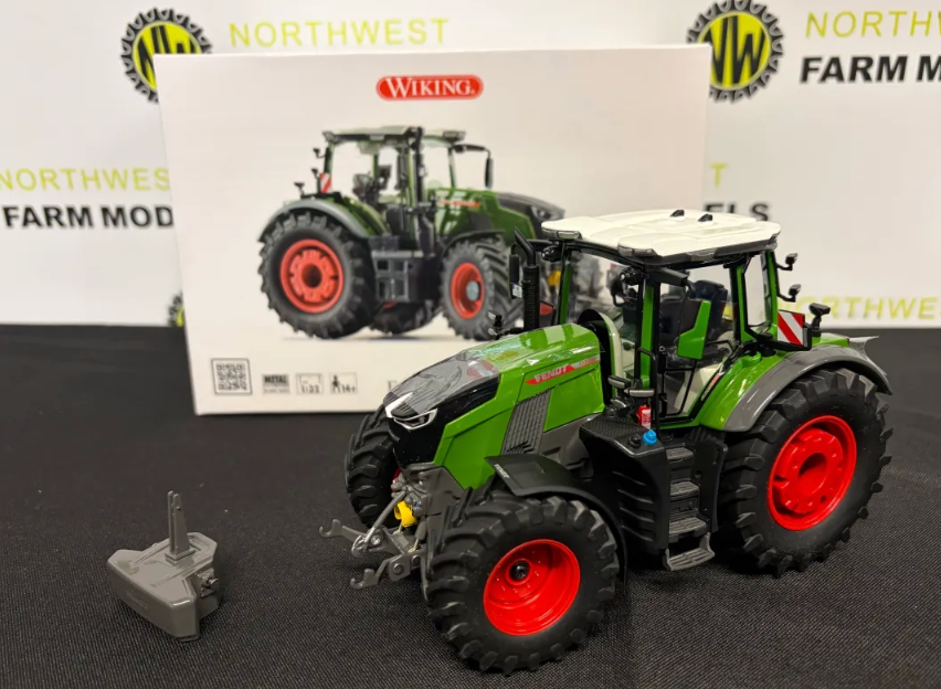 WIKING 07873 1:32 SCALE FENDT 832 VARIO TRACTOR