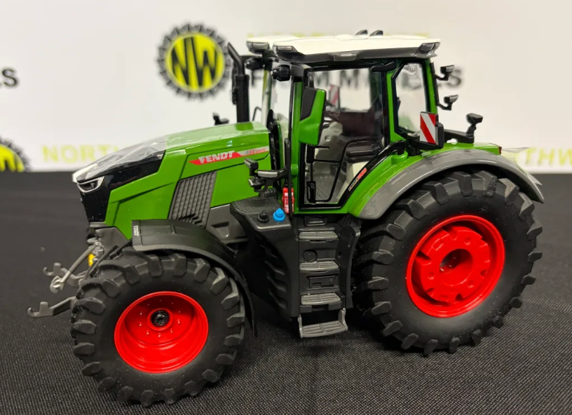 WIKING 07873 1:32 SCALE FENDT 832 VARIO TRACTOR