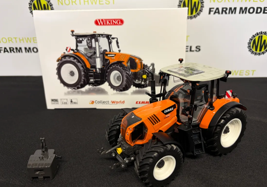WIKING 877451 1:32 SCALE CLAAS ARION 640 "RENAULT COLOURS" WITH FRONT WEIGHT
