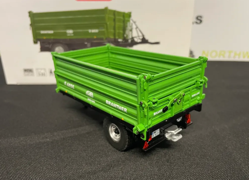WIKING 077348 1:32 SCALE BRANTNER SINGLE AXLE TIPPING TRAILER