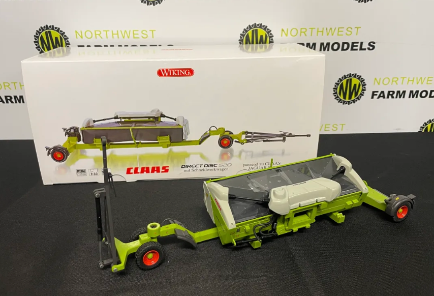 WIKING 1:32 SCALE CLAAS DIRECT DISC 520 HEADER WITH TRAILER