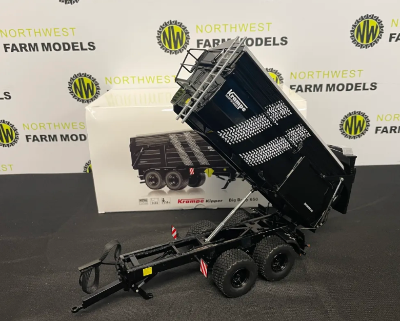 WIKING 07874 1:32 SCALE KRAMPE BIG BODY 650 WITH SILAGE SIDES "TYRE TRACKS" LIMITED EDITION