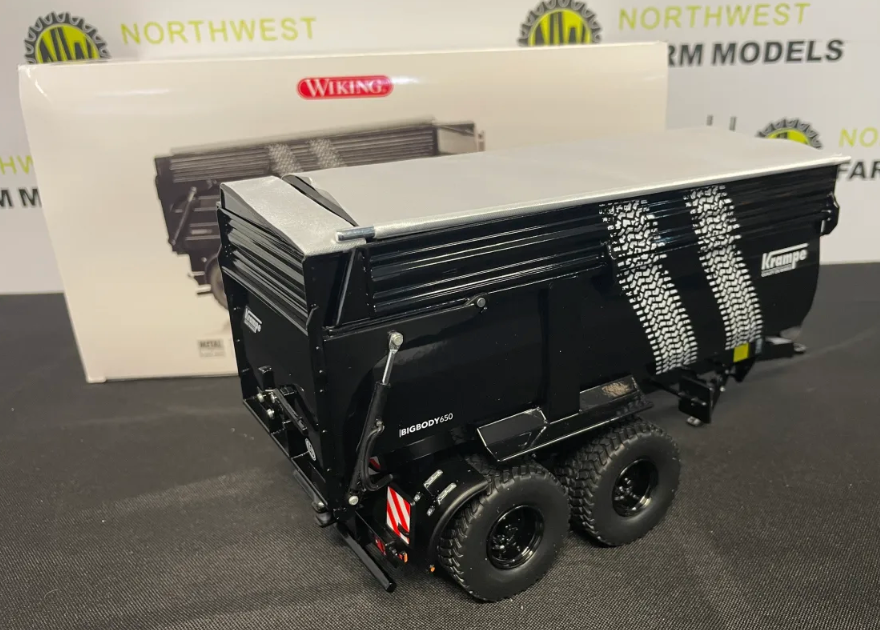 WIKING 07874 1:32 SCALE KRAMPE BIG BODY 650 WITH SILAGE SIDES "TYRE TRACKS" LIMITED EDITION