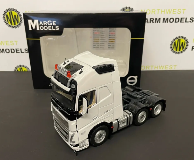 MARGE MODELS 1:32 SCALE VOLVO FH5 6X2 (2023 FACE LIFT) - WHITE