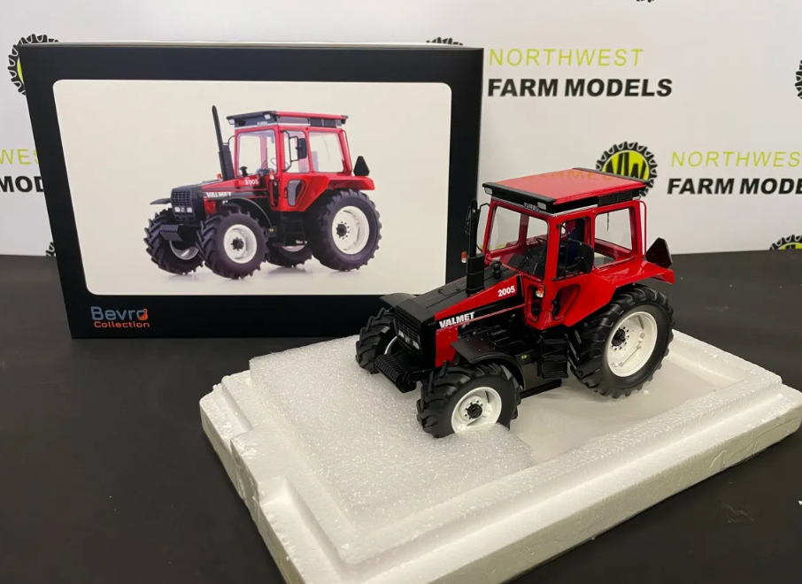 AUTOCULT BC007 1:32 SCALE VALMET 2005 - RED