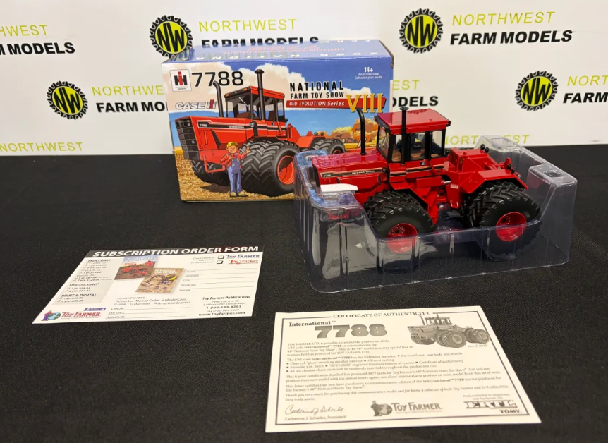ERTL 444730TP 1:32 SCALE INTERNATIONAL 7788 "2025 NATIONAL FARM TOY SHOW"