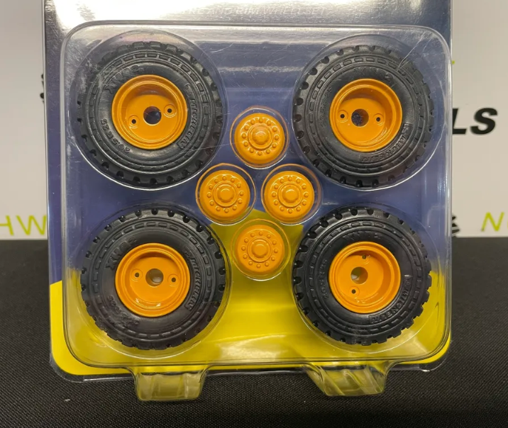AT COLLECTIONS 3200124 1:32 SCALE MICHELIN XHA2 WHEEL SET