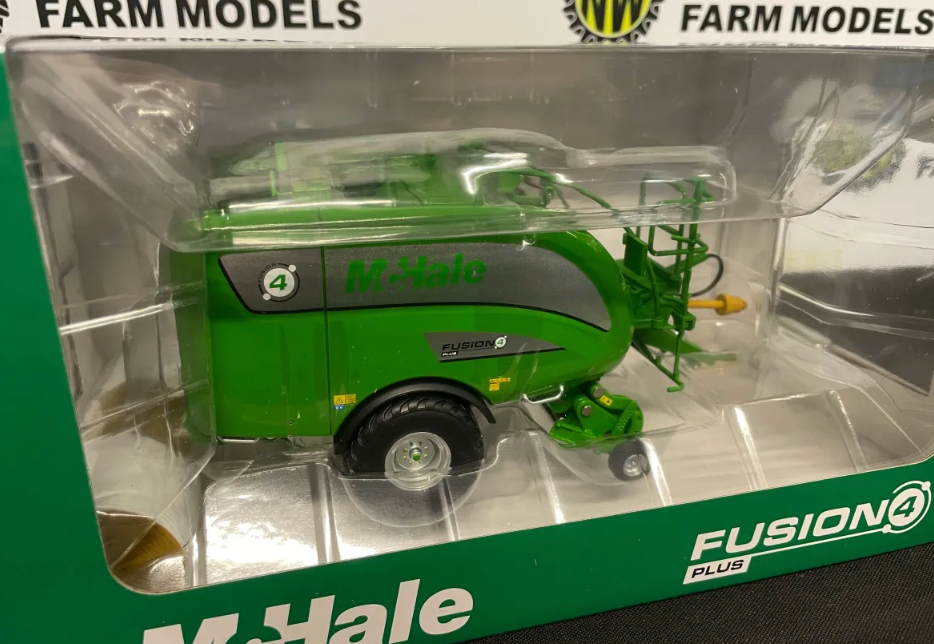 USK SCALEMODELS 31022 1:32 SCALE MCHALE FUSION 4 PLUS BALER/WRAPPER