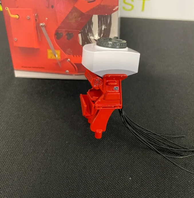 REPLICAGRI 261 1:32 SCALE KUHN SH201 SEED HOPPER
