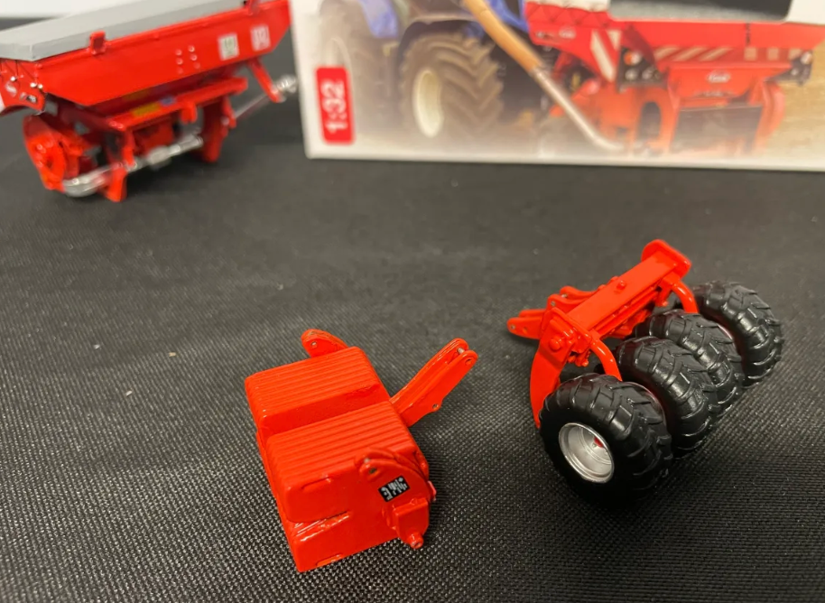 REPLICAGRI 096 1:32 SCALE KUHN TF1512 FRONT HOPPER