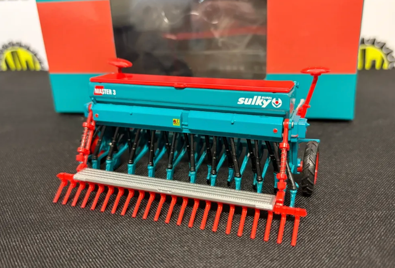 REPLICAGRI 501 1:32 SCALE SULKY MASTER 3 SEED DRILL