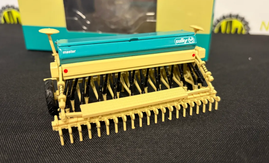 REPLICAGRI 500 1:32 SCALE SULKY MASTER SEED DRILL