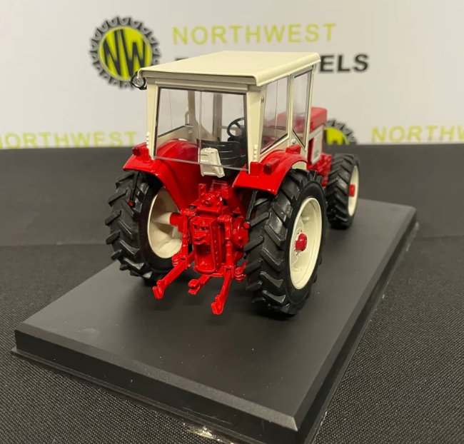REPLICAGRI 204 1:32 SCALE INTERNATIONAL 1246 TRACTOR