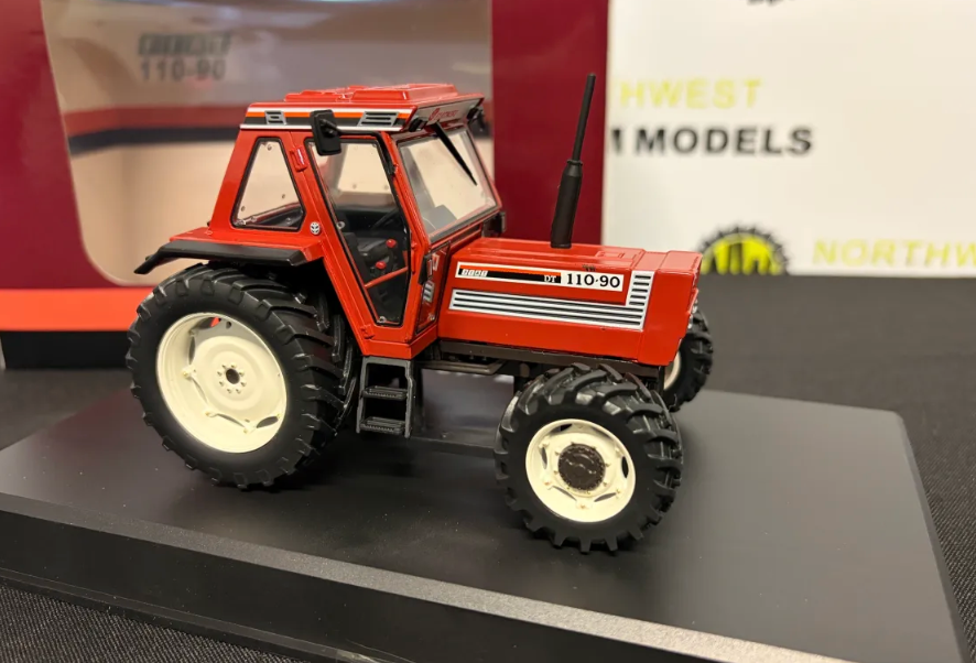 REPLICAGRI 020 1:32 SCALE FIAT 110-90 4WD TRACTOR