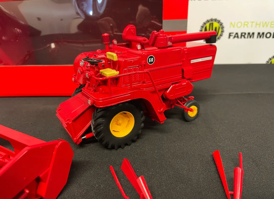 REPLICAGRI 283 1:32 SCALE MASSEY FERGUSON 510 COMBINE HARVESTER