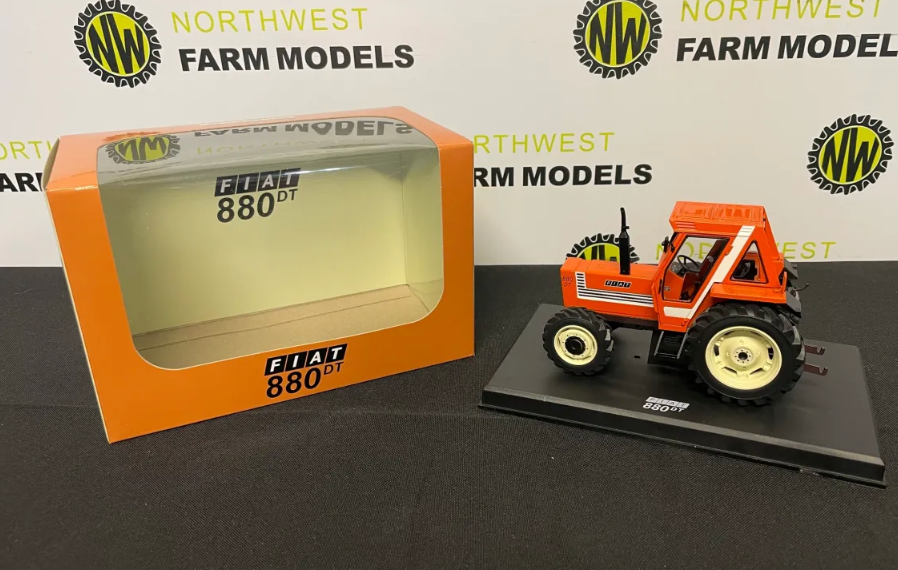 REPLICAGRI 035 1:32 SCALE FIAT 880 DT 4WD TRACTOR