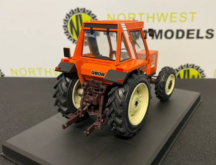 REPLICAGRI 035 1:32 SCALE FIAT 880 DT 4WD TRACTOR