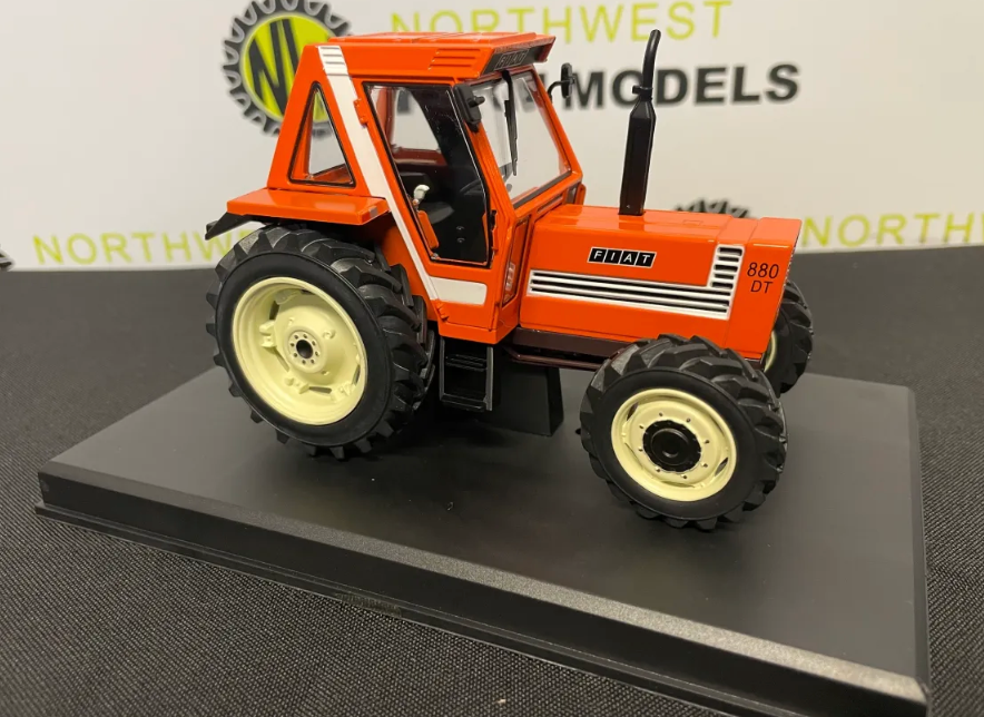 REPLICAGRI 035 1:32 SCALE FIAT 880 DT 4WD TRACTOR