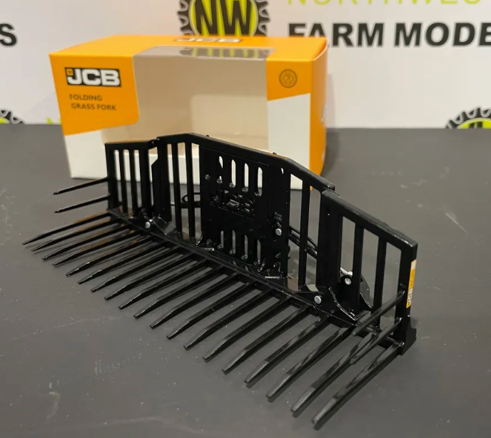 AT COLLECTIONS 3200181 1:32 SCALE JCB FOLDING GRASS FORK (BUCKRAKE)