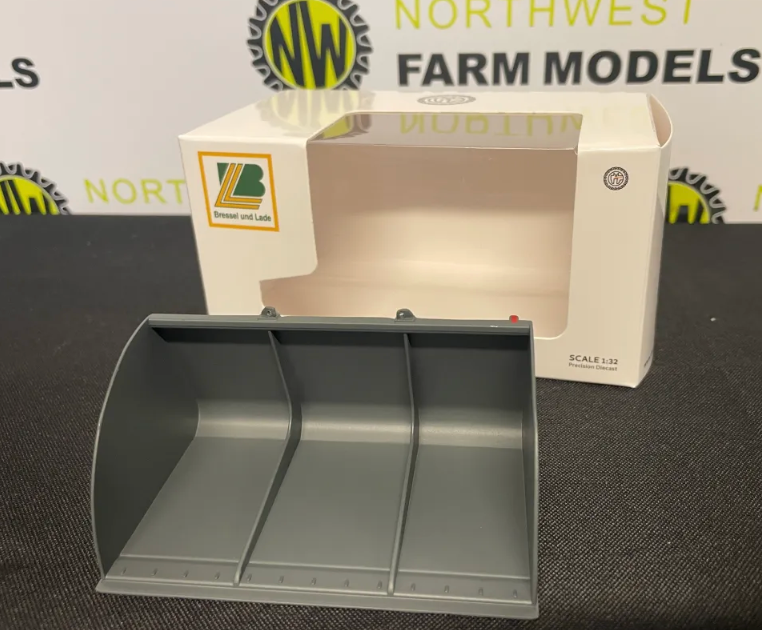 AT COLLECTIONS 3200204 1:32 SCALE BRESSEL AND LADE L20 HIGH VOLUME BUCKET