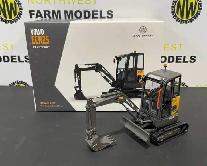 AT COLLECTIONS 3200163 1:32 SCALE VOLVO ECR25 ELECTRIC COMPACT EXCAVATOR