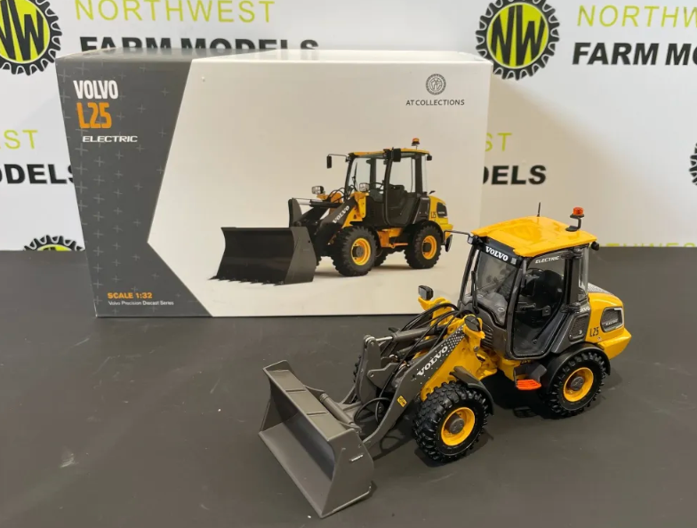 AT COLLECTIONS 3200164 1:32 SCALE VOLVO L25 COMPACT ELECTRIC LOADER