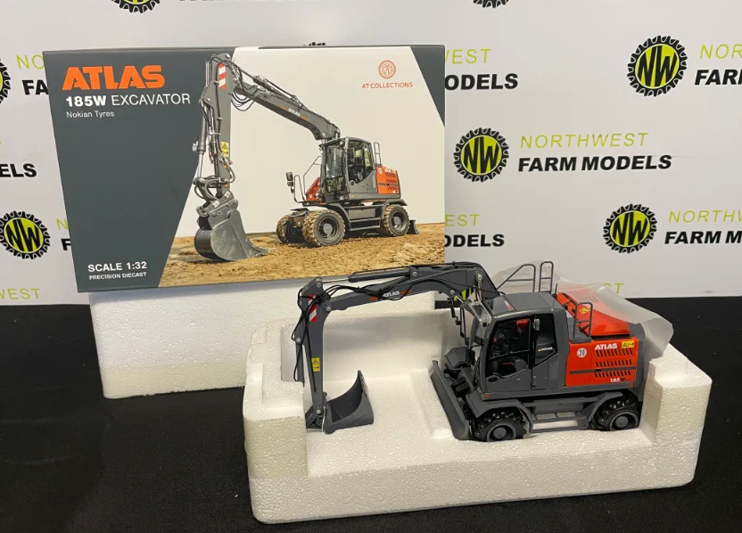 AT COLLECTIONS 3200152 1:32 SCALE ATLAS 185W EXCAVATOR WITH NOKIAN TYRES