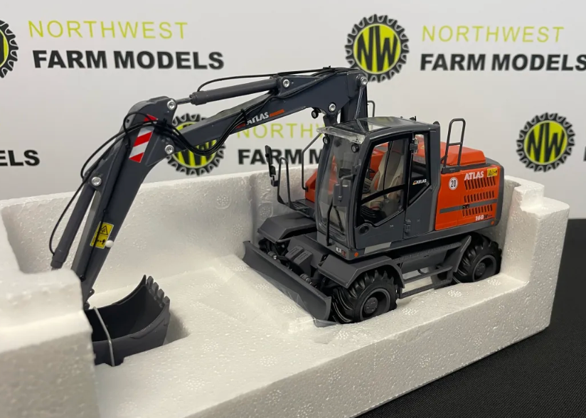 AT COLLECTIONS 3200150 1:32 SCALE ATLAS 160 W WHEELED EXCAVATOR NOKIAN TYRES