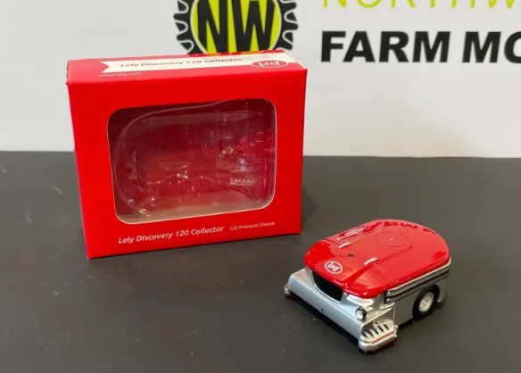AT COLLECTIONS 3200506 1:32 SCALE LELY DISCOVERY COLLECTOR ROBOT (SLURRY SCRAPER)