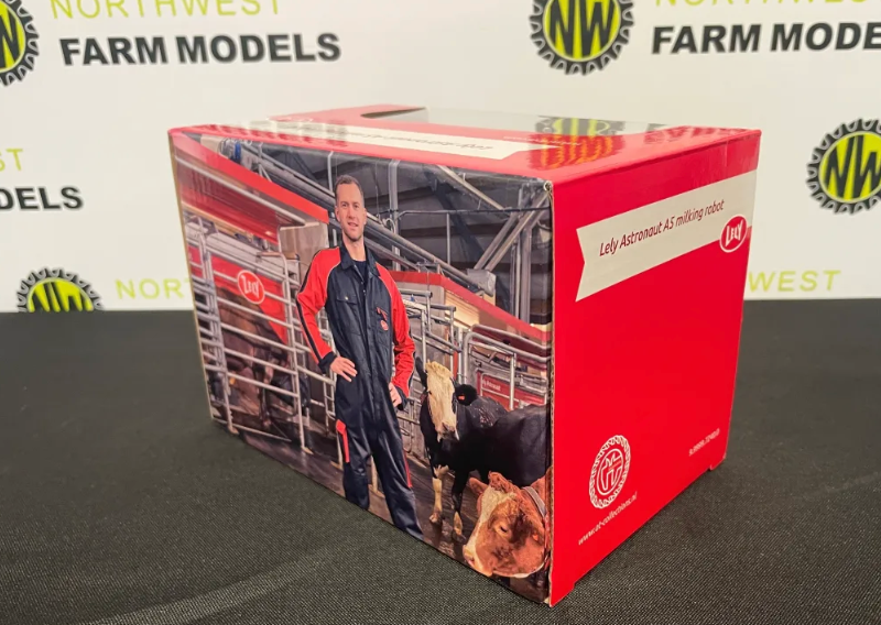 AT COLLECTIONS AT3200502 1:32 SCALE LELY ASTRONAUT A5 MILKING ROBOT