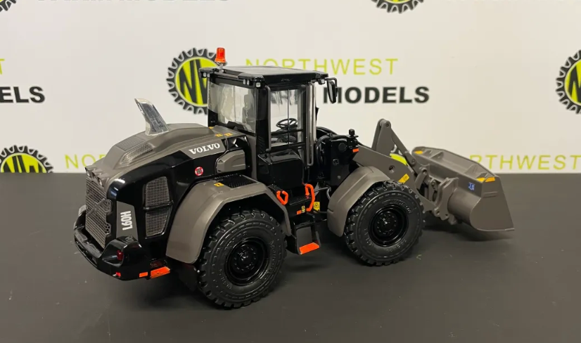 AT COLLECTIONS 3200119 1:32 SCALE VOLVO L60H WHEEL LOADER (BLACK EDITION)