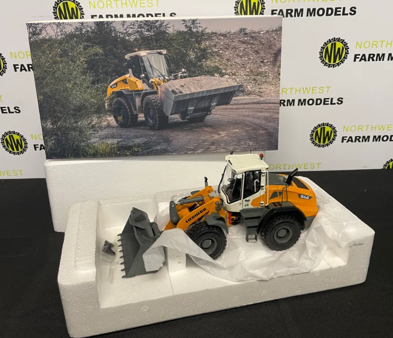 AT COLLECTIONS 3200200 1:32 SCALE LIEBHERR L 546 G8 WHEELED LOADER