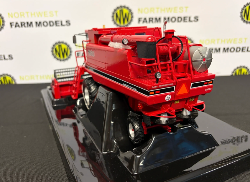 REPLICAGRI 241 1:32 SCALE INTERNATIONAL AXIAL FLOW 1660 COMBINE HARVESTER