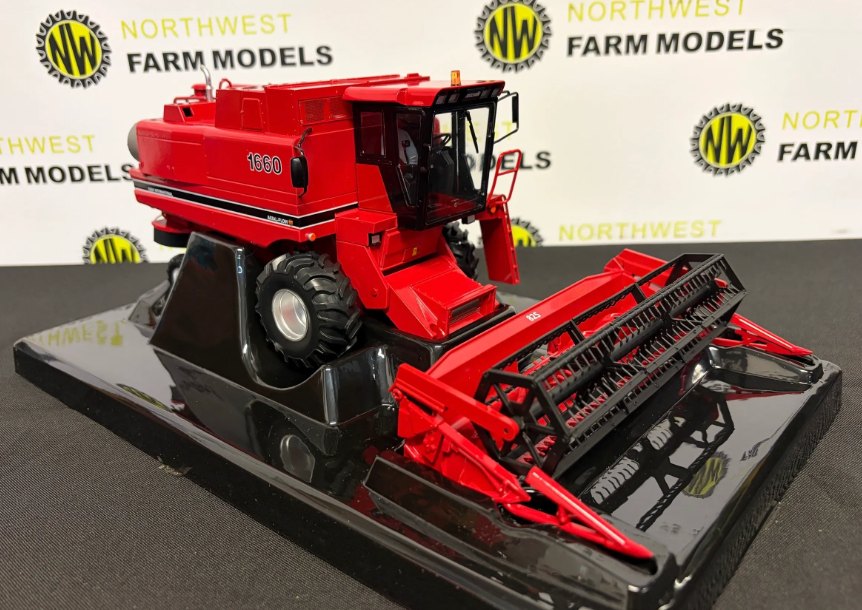 REPLICAGRI 241 1:32 SCALE INTERNATIONAL AXIAL FLOW 1660 COMBINE HARVESTER