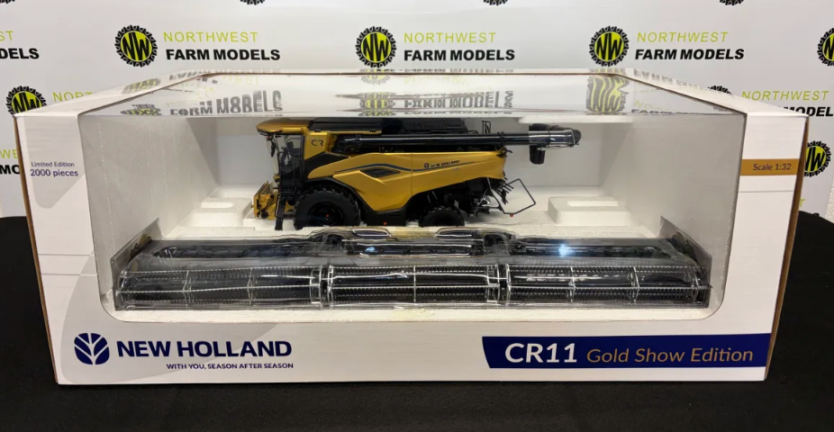UNIVERSAL HOBBIES 6829 1:32 SCALE NEW HOLLAND CR11 GOLD LIMITED SHOW EDITION