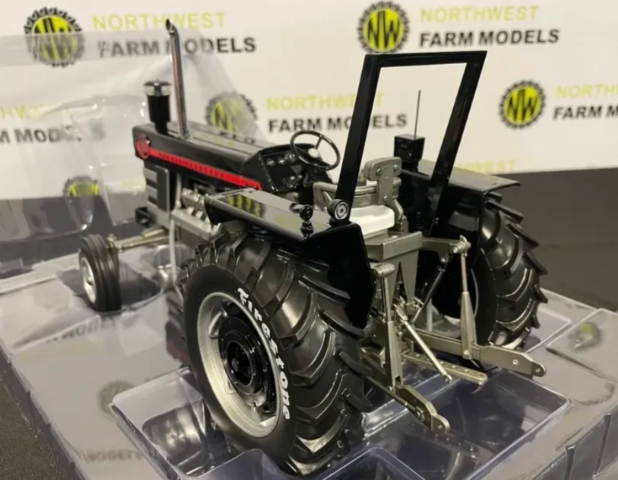 SPECCAST 1:16 SCALE MAS002B MASSEY FERGUSON 1150 WITH DUAL FIRESTONE TYRES - BLACK EDITION