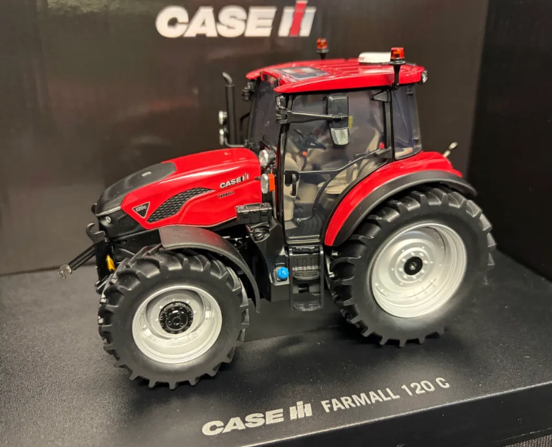 UNIVERSAL HOBBIES 6852 1:32 SCALE CASE IH FARMALL 120C TRACTOR