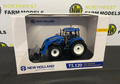 UNIVERSAL HOBBIES 6682 1:32 SCALE NEW HOLLAND T5.120 DUAL COMMAND WITH FRONT LOADER