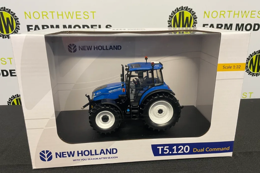 UNIVERSAL HOBBIES 6678 1:32 SCALE NEW HOLLAND T5.120 DUAL COMMAND TRACTOR