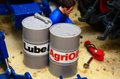 BRUSHWOOD TOYS BT3063 1:32 SCALE GREY BARRELS AGRI OIL/AGRI LUBE