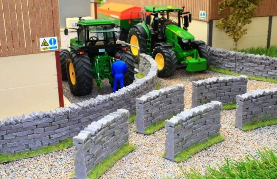 BRUSHWOOD TOYS BT3020 1:32 SCALE CURVED WALL SECTIONS