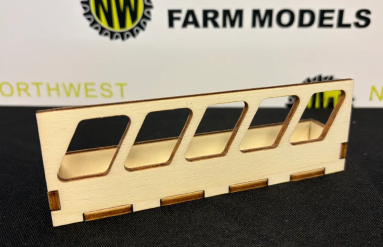 BRUSHWOOD TOYS BT2074 1:32 SCALE BARRIER FEEDER