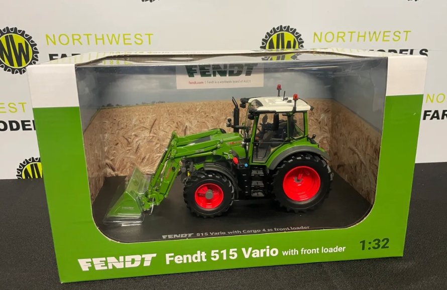 UNIVERSAL HOBBIES 6741 1:32 SCALE FENDT 515 VARIO WITH FRONT LOADER